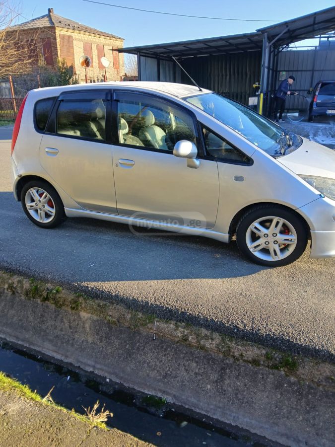 Mitsubishi Colt 2003 — photo 2