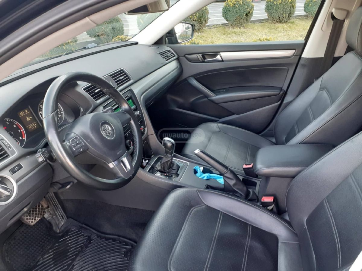 Volkswagen Passat 2015 — photo 2