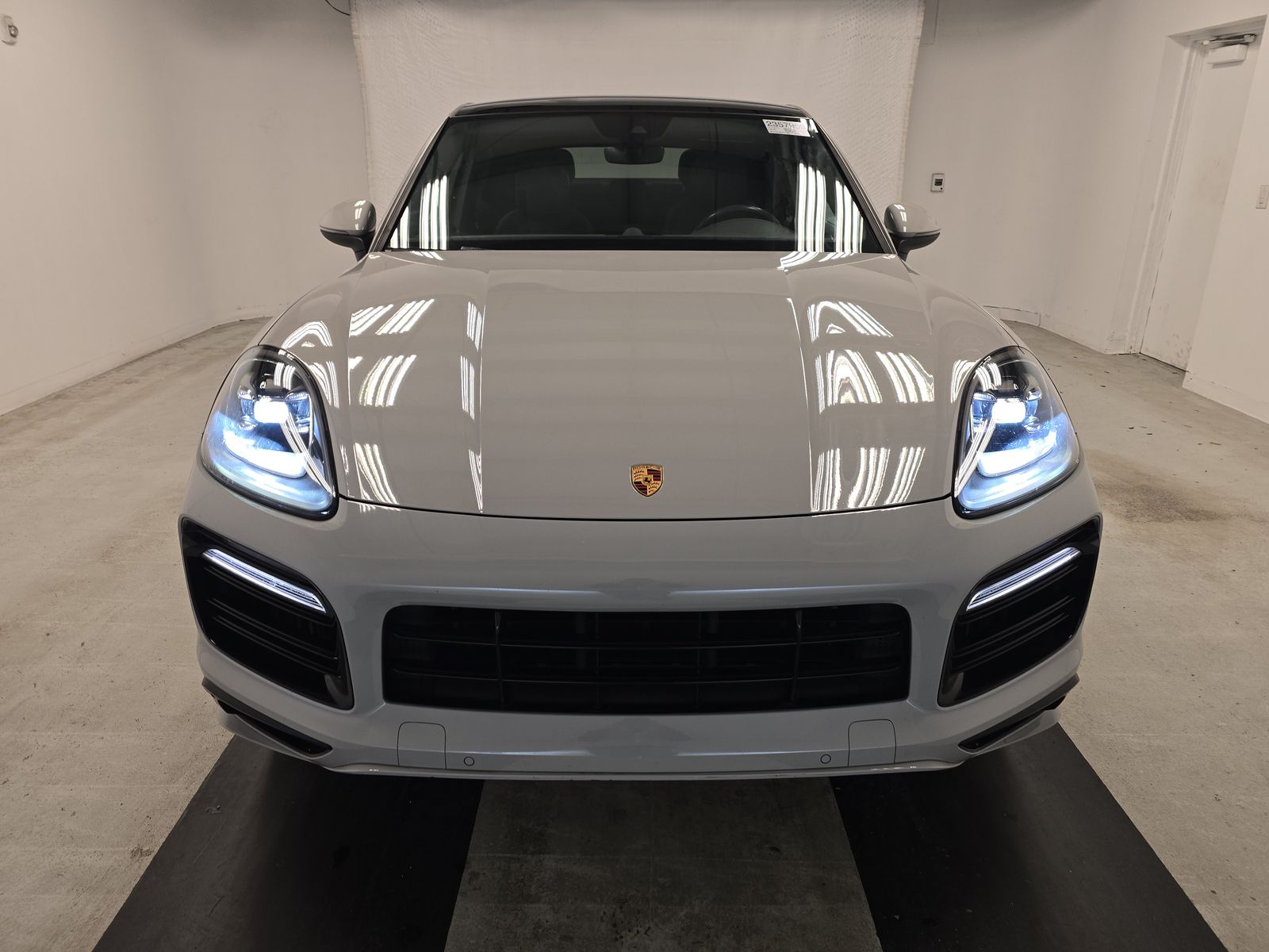 Porsche Cayenne 2022 — photo 2