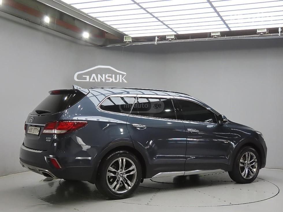 Hyundai Santa FE 2017 — photo 2