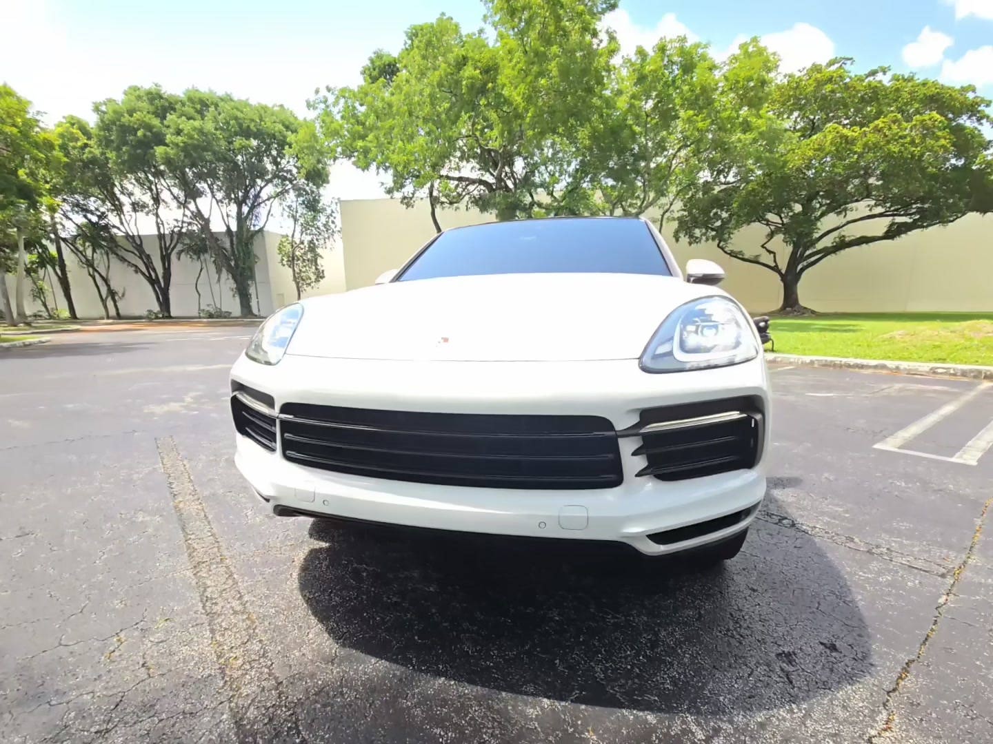 Porsche Cayenne 2021 — photo 2