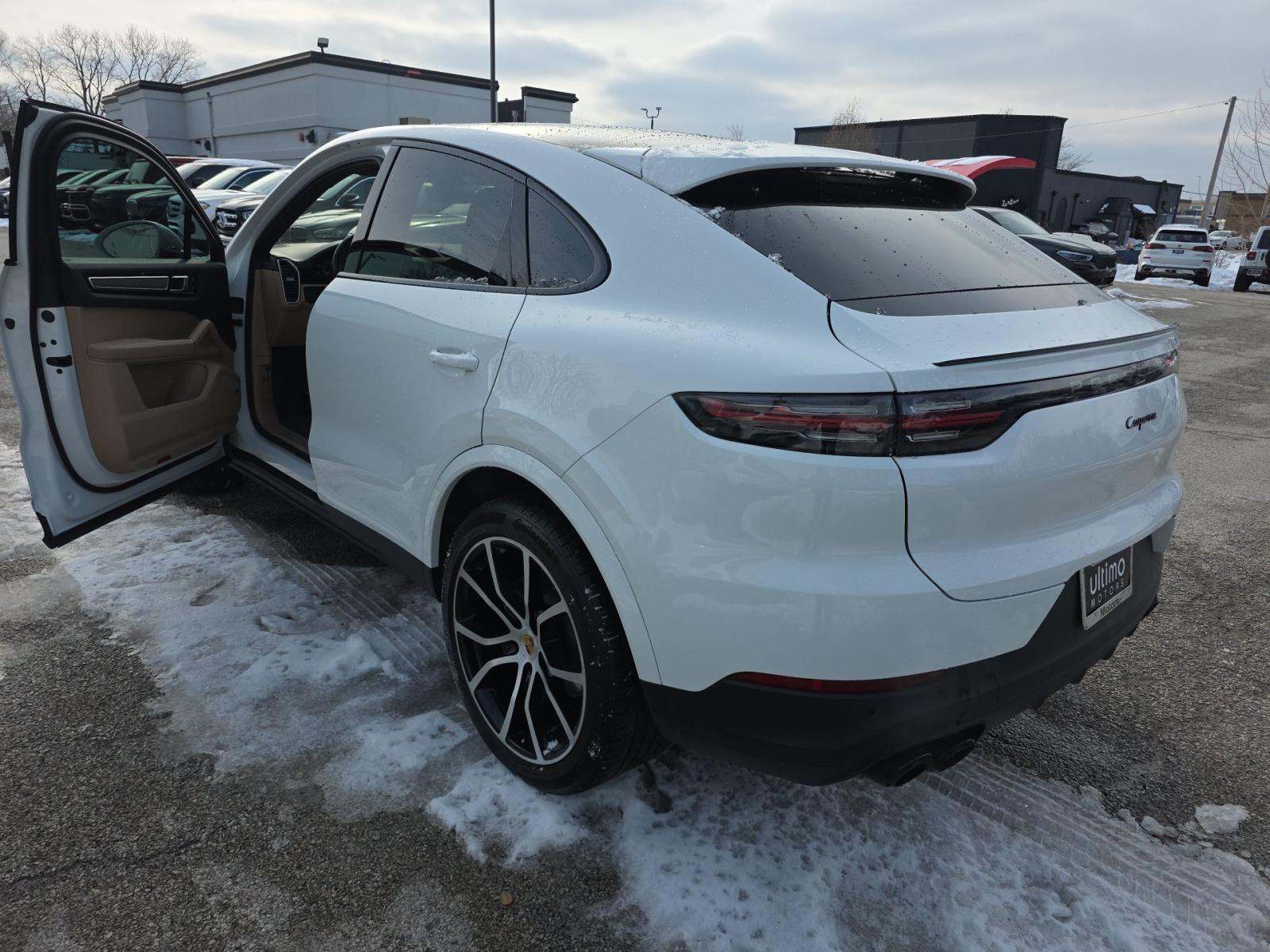 Porsche Cayenne 2023 — photo 2