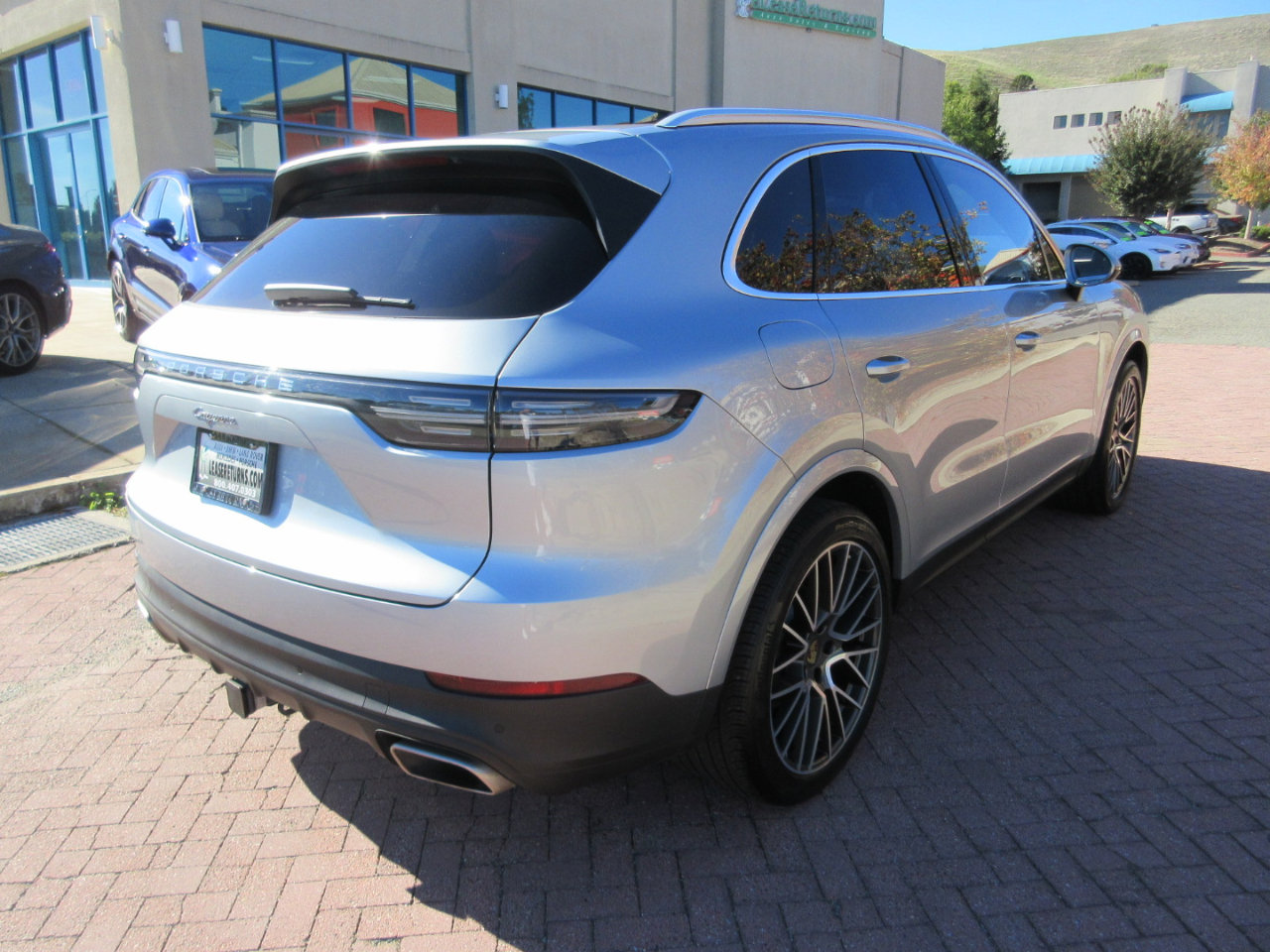 Porsche Cayenne 2023 — photo 2
