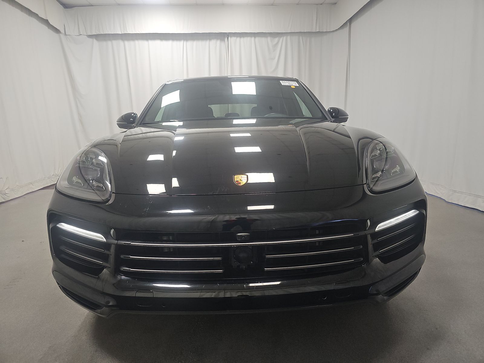 Porsche Cayenne 2023 — photo 2