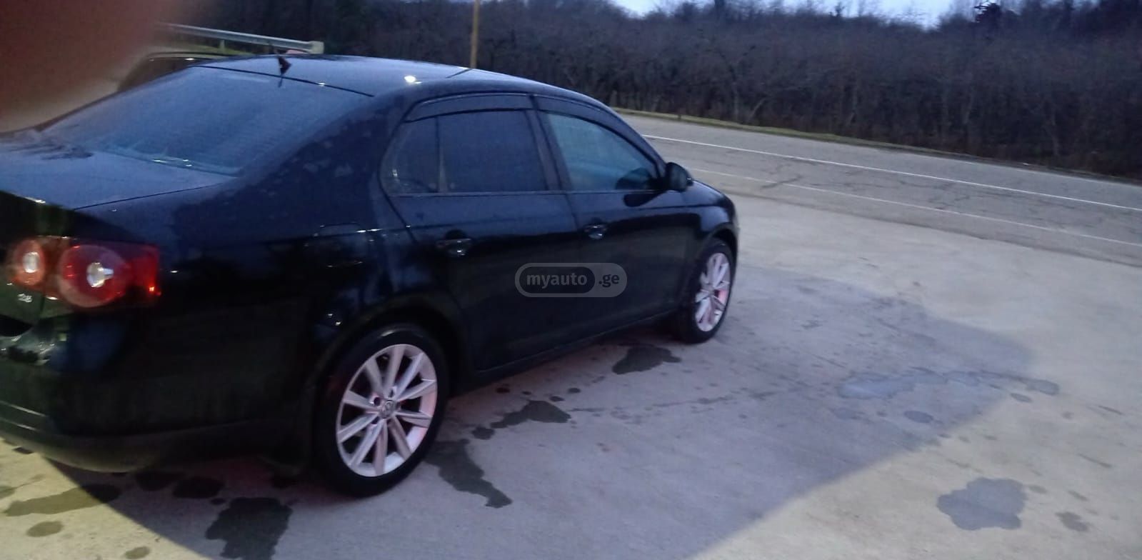 Volkswagen Jetta 2010 — photo 2