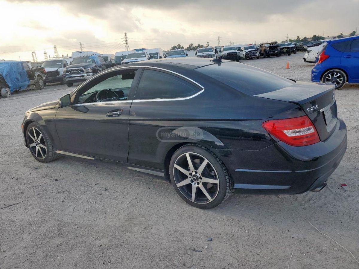 Mercedes-Benz C 250 2015 — photo 2