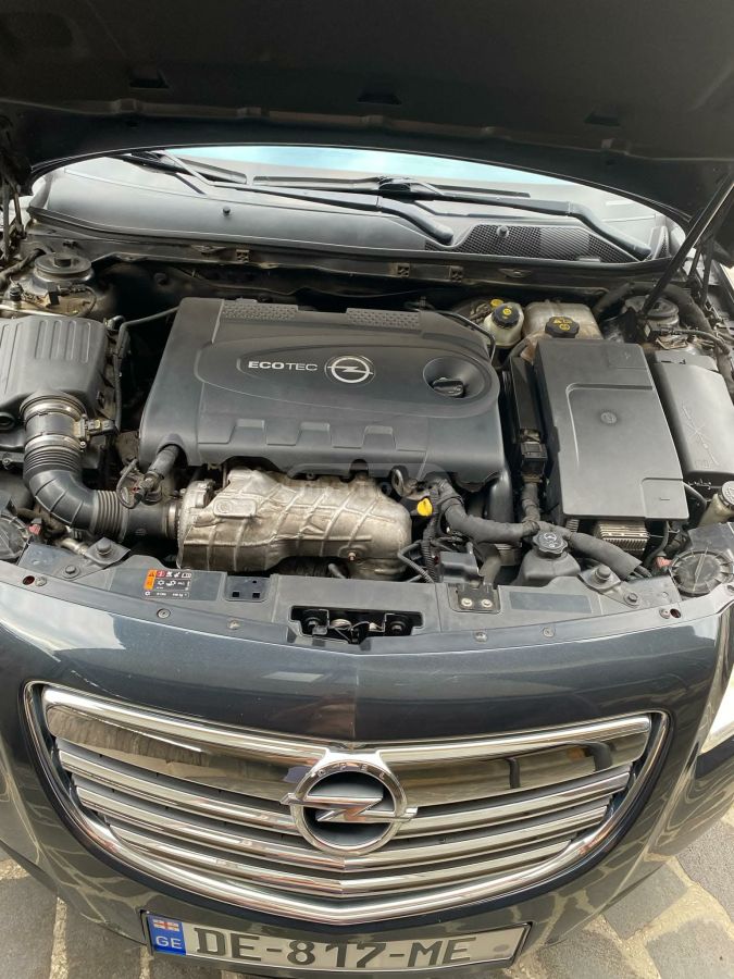Opel Insignia 2011 — photo 2