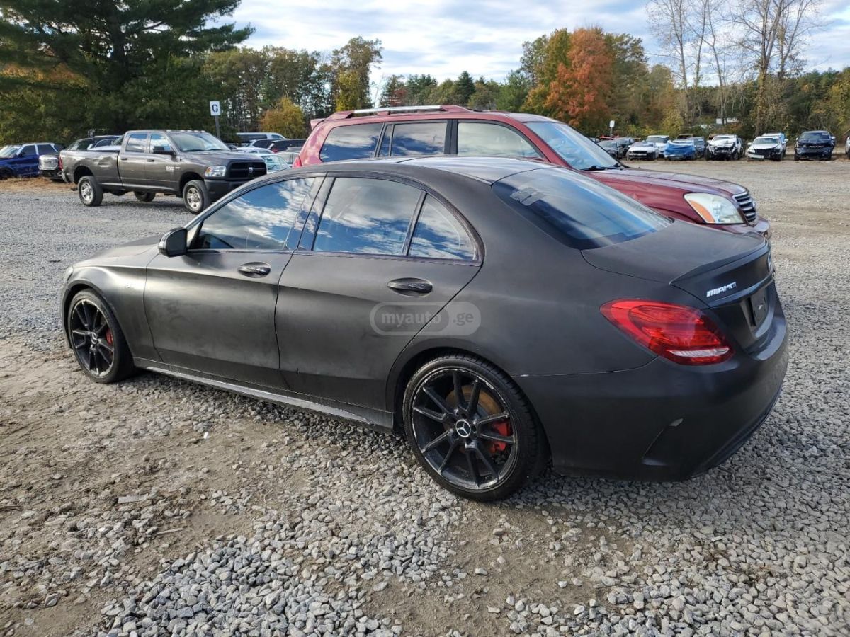 Mercedes-Benz C 43 AMG 2018 — photo 2