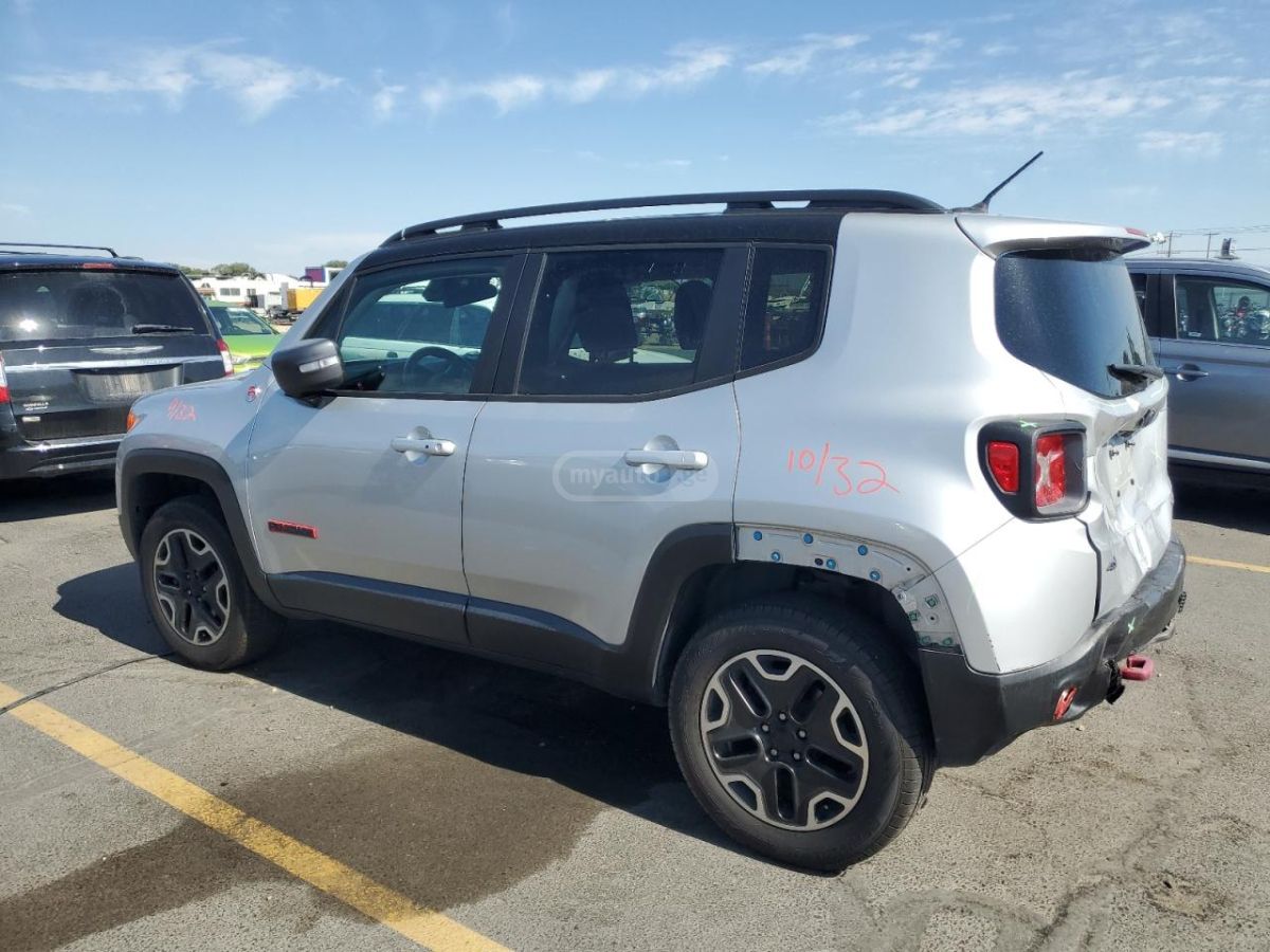 Jeep Renegade 2017 — photo 2
