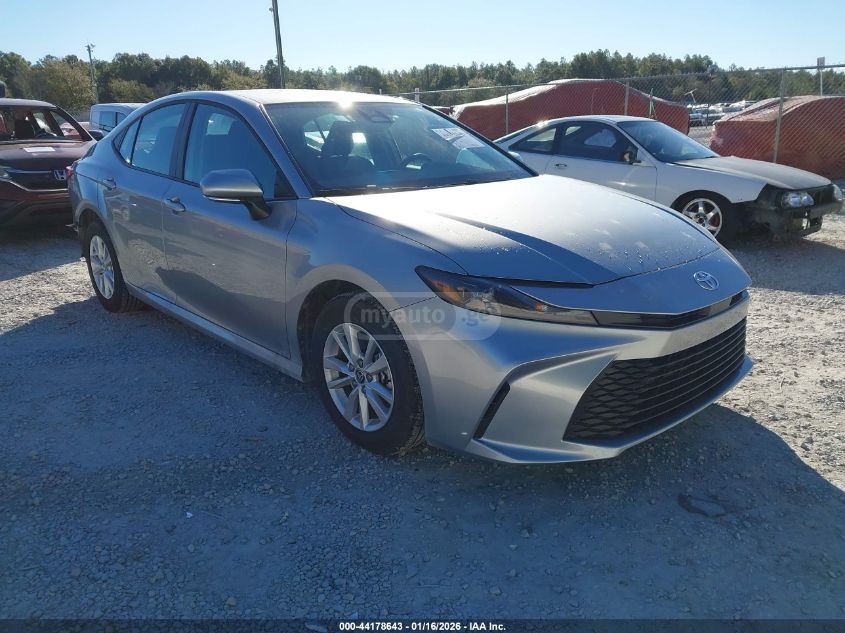 Toyota Camry 2026 — photo 2