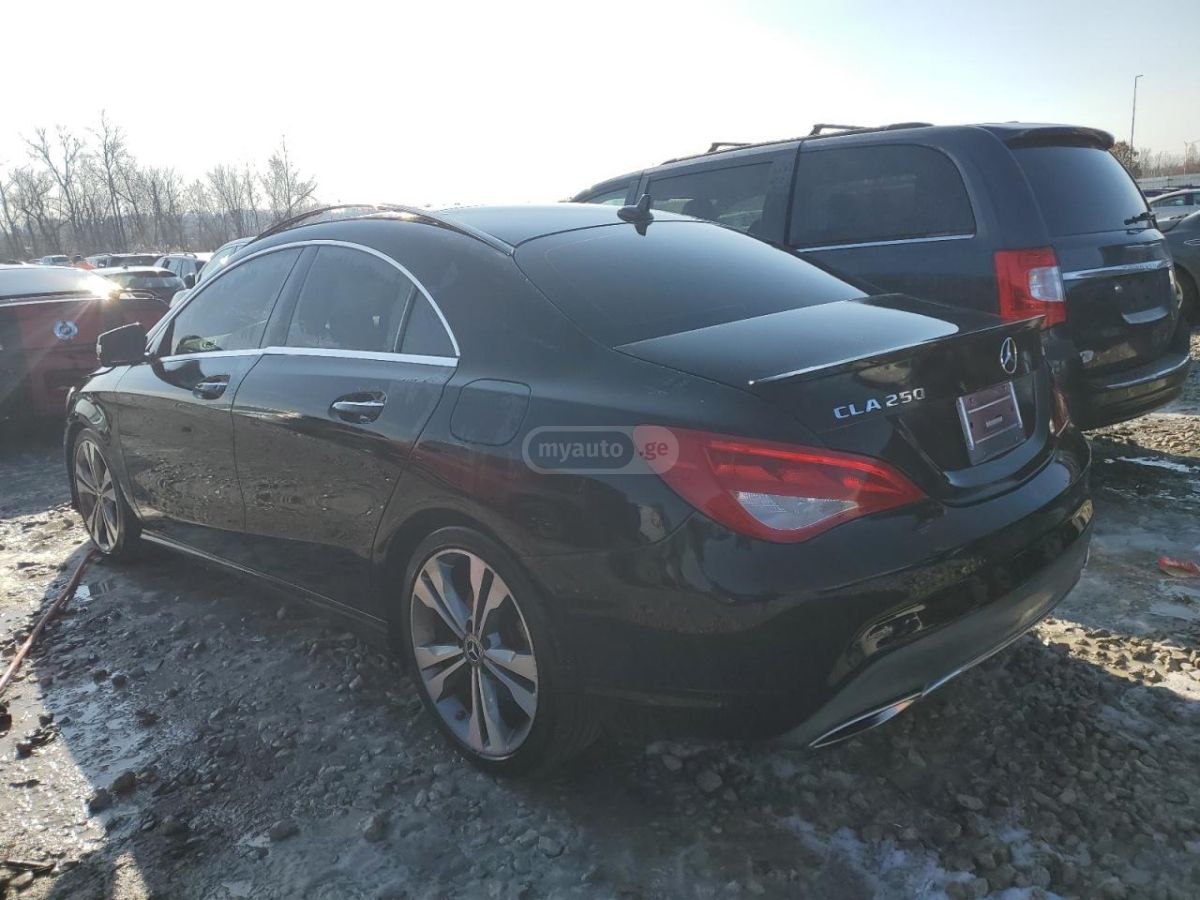 Mercedes-Benz CLA 250 2018 — photo 2