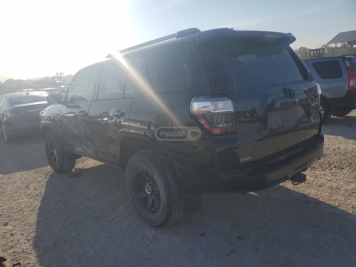 Toyota 4Runner 2021 — photo 2