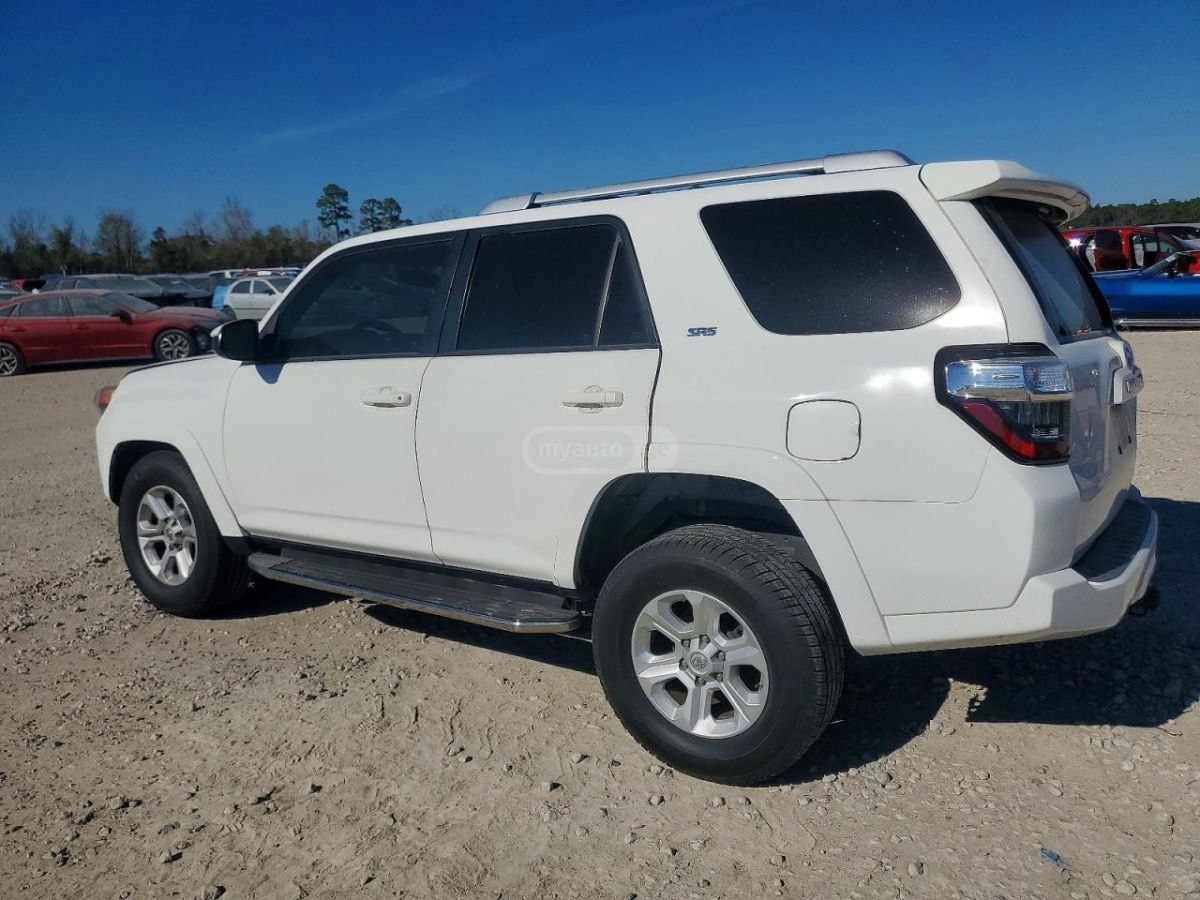Toyota 4Runner 2015 — photo 2