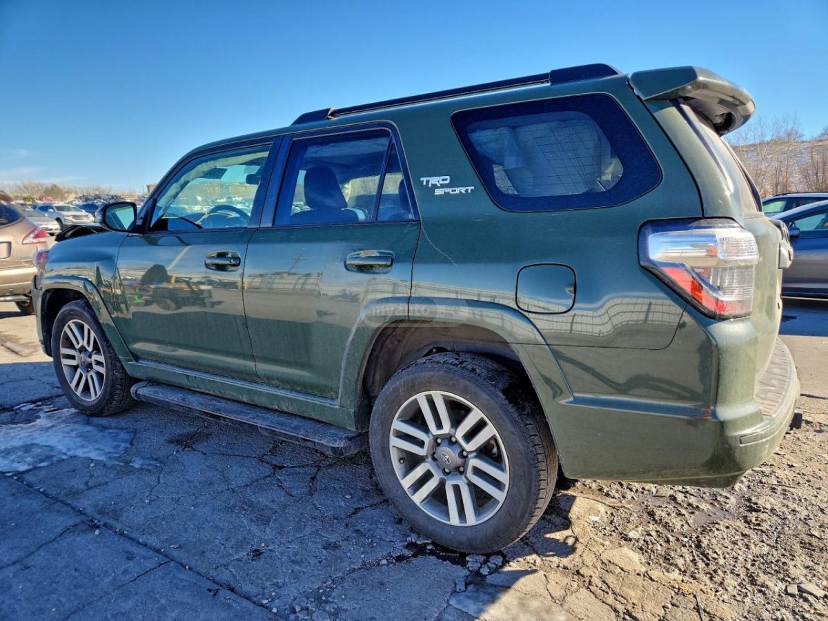 Toyota 4Runner 2022 — photo 2
