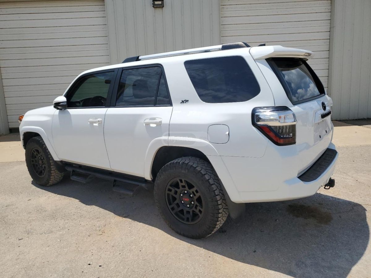 Toyota 4Runner 2022 — photo 2