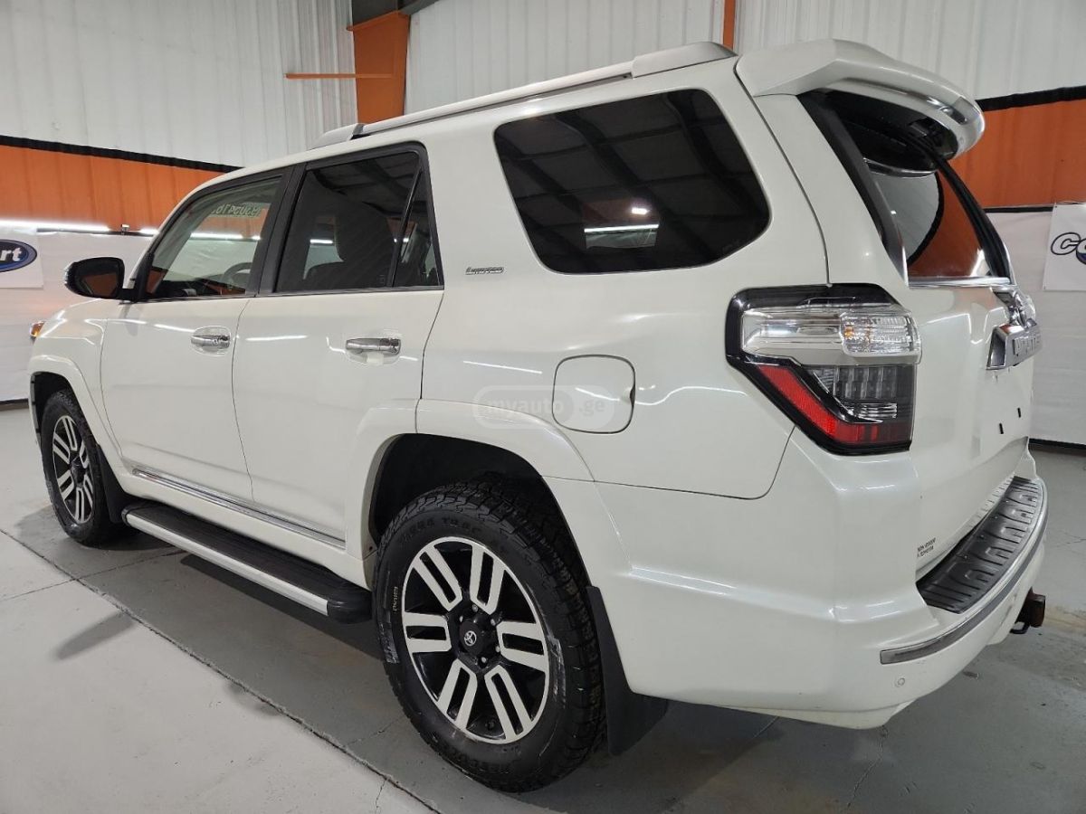 Toyota 4Runner 2018 — photo 2