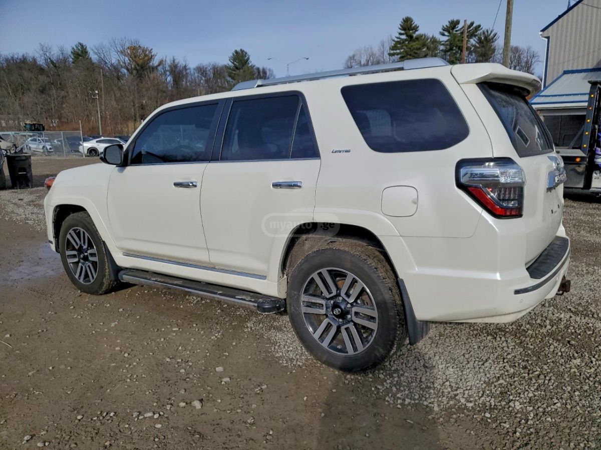 Toyota 4Runner 2015 — photo 2