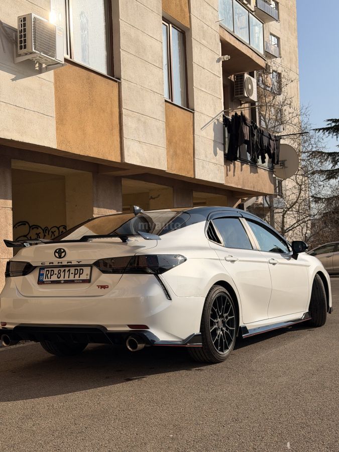 Toyota Camry 2024 — photo 2