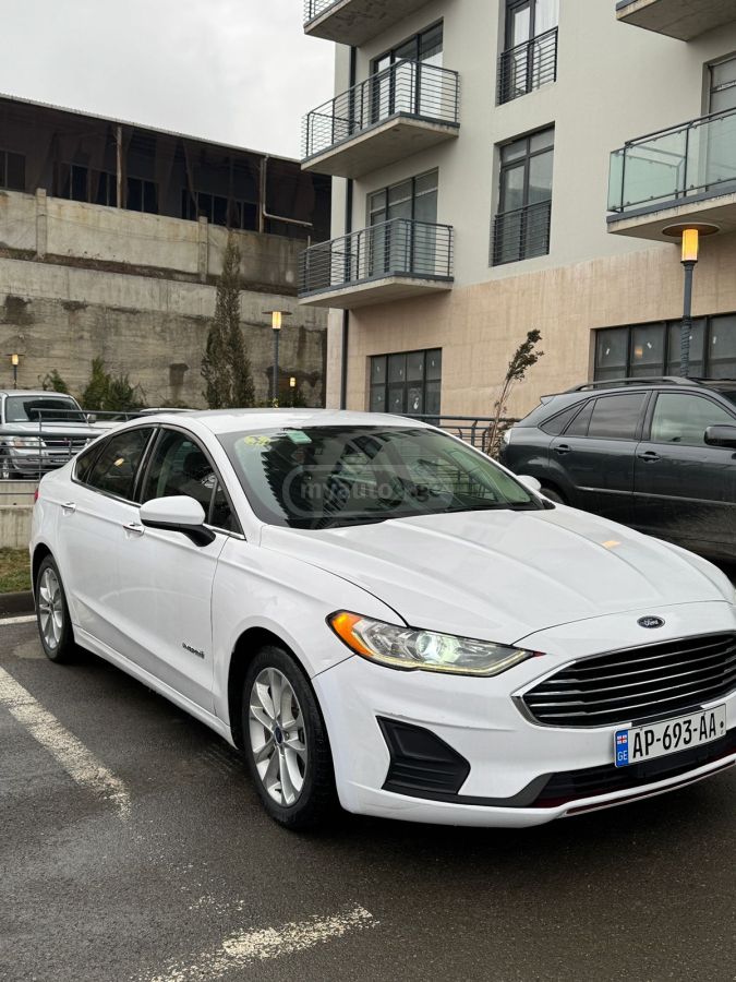 Ford Fusion 2019 — photo 2