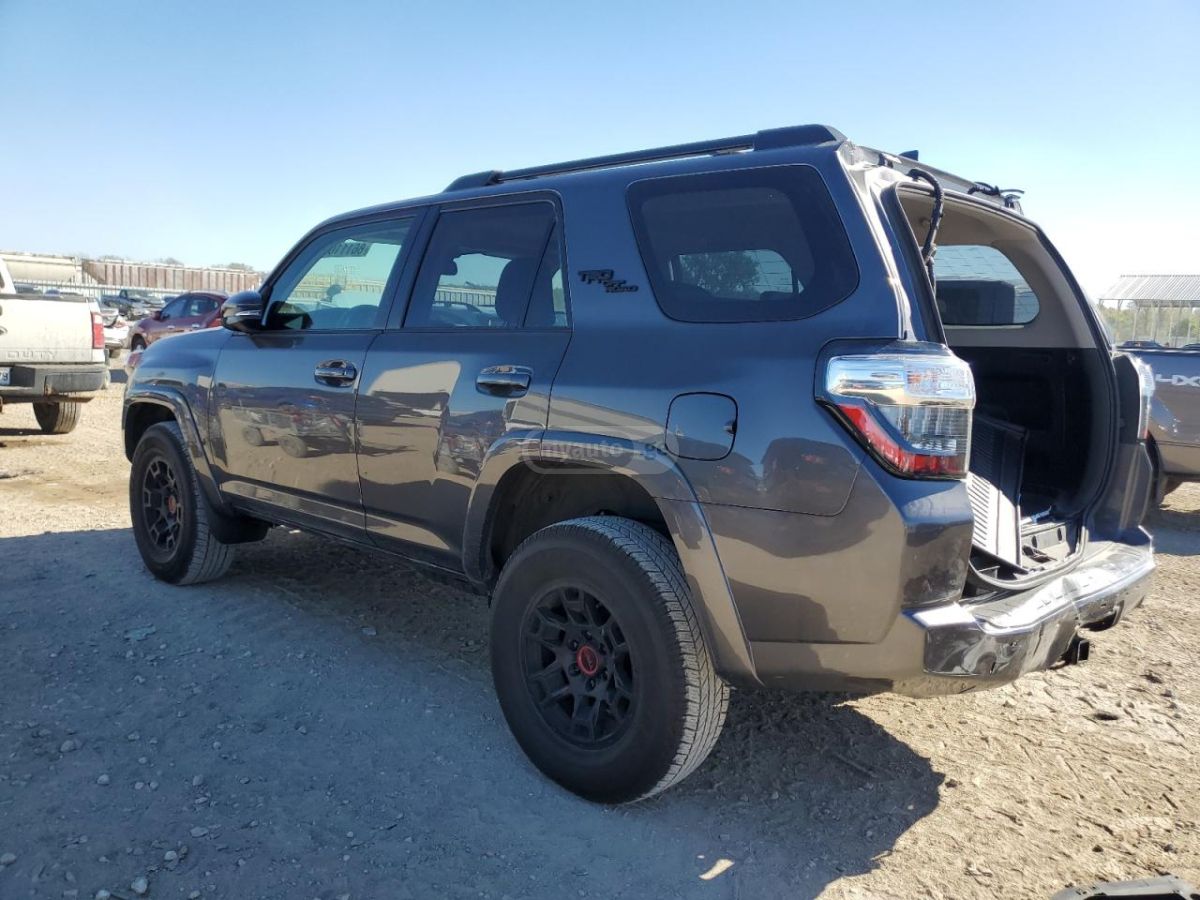 Toyota 4 Runner 2023 — photo 2
