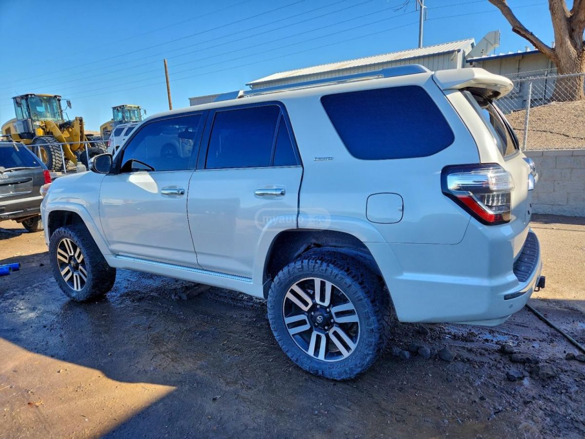 Toyota 4Runner 2015 — photo 2
