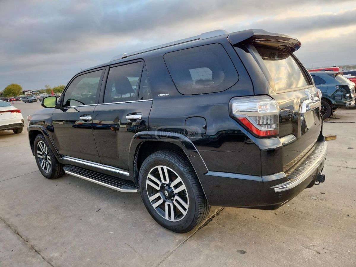 Toyota 4Runner 2017 — photo 2