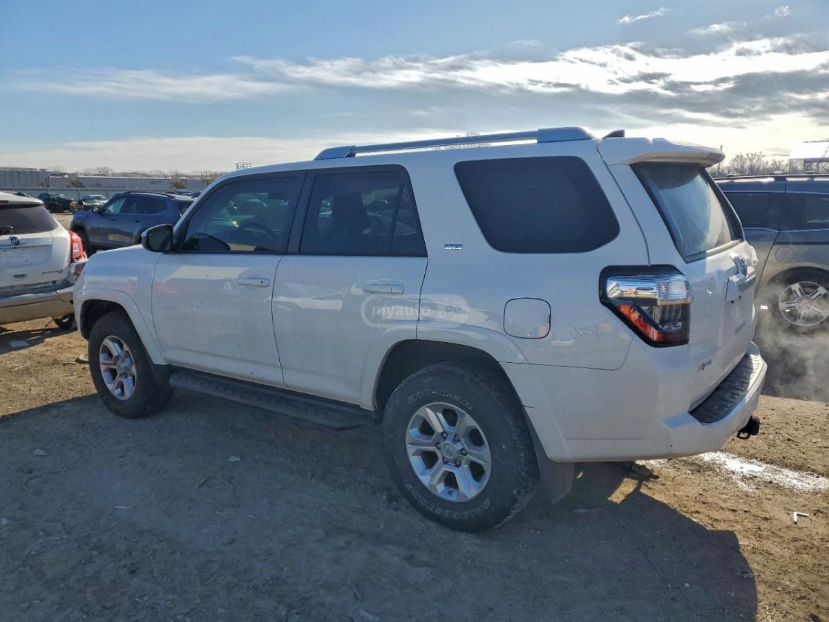 Toyota 4Runner 2017 — photo 2
