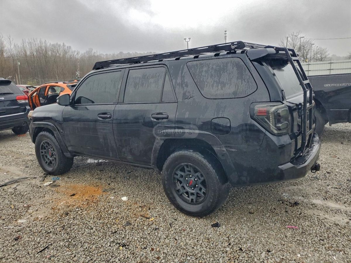 Toyota 4Runner 2018 — photo 2