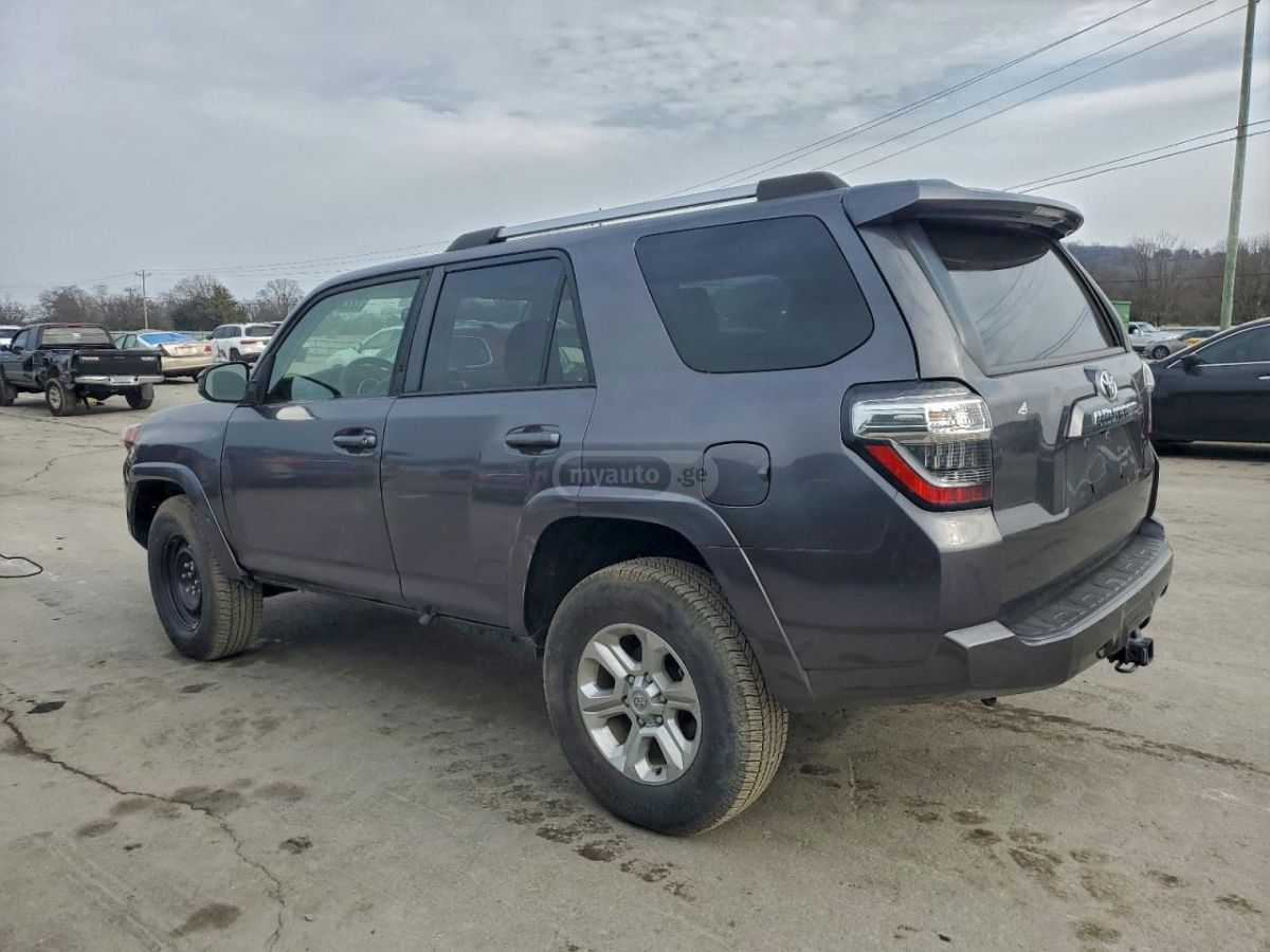 Toyota 4Runner 2022 — photo 2