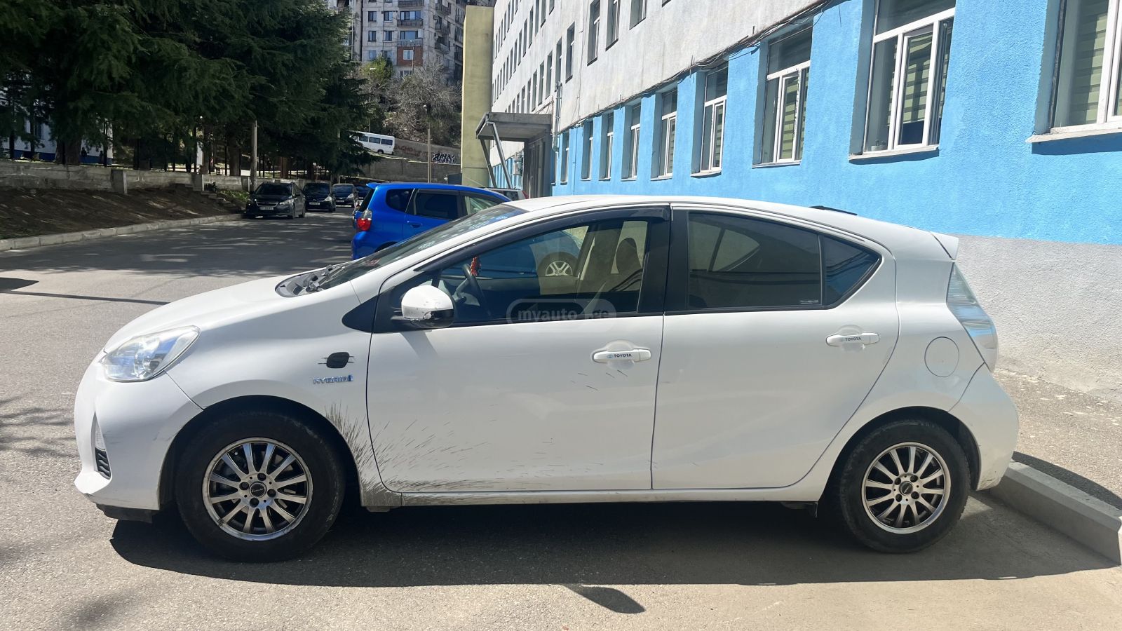 Toyota Aqua 2014 — photo 2