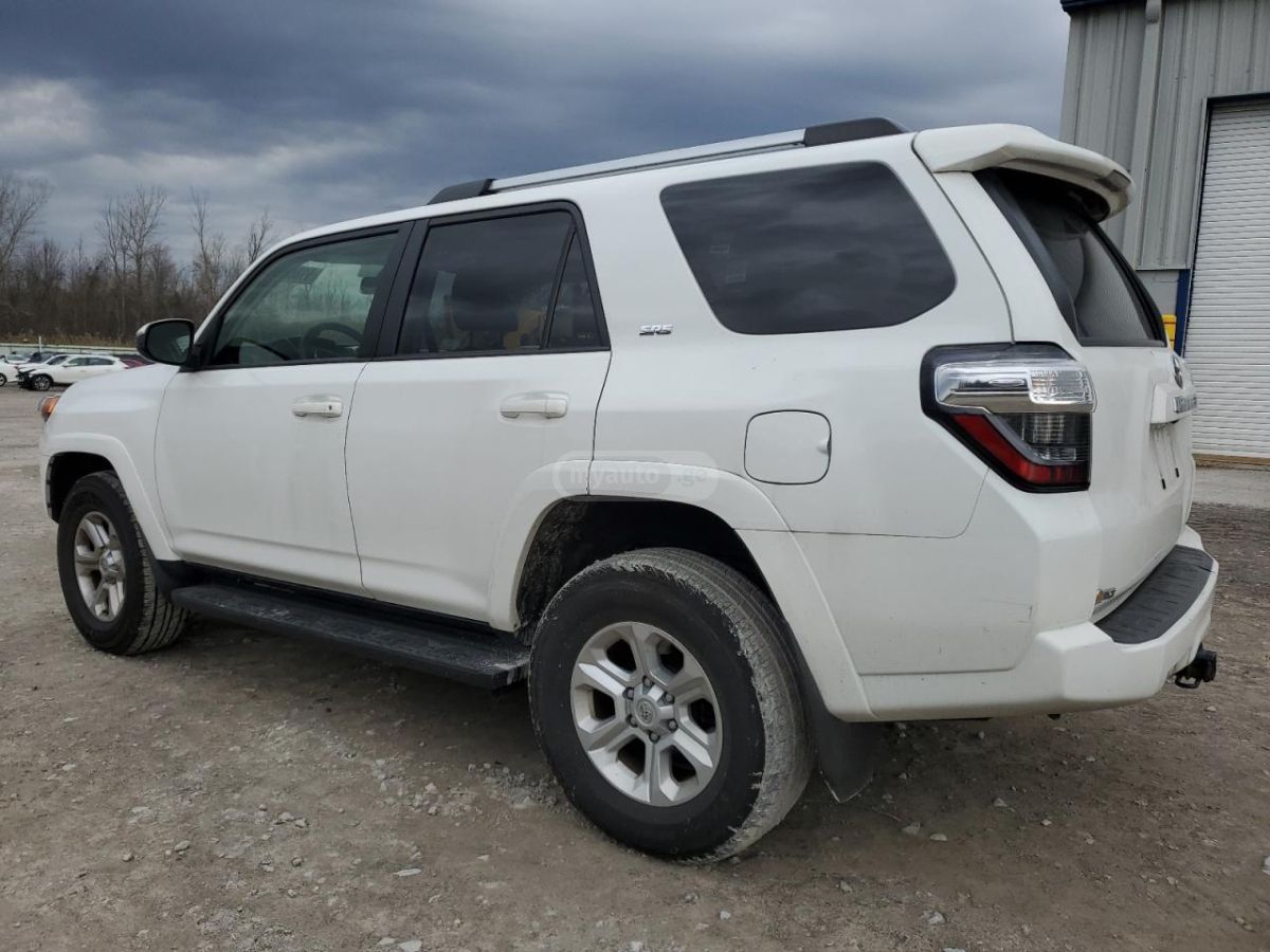 Toyota 4Runner 2022 — photo 2