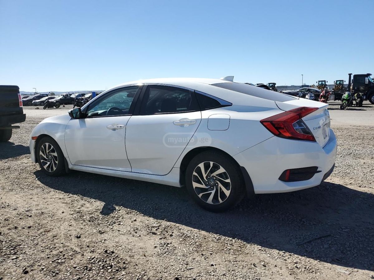 Honda Civic 2018 — photo 2