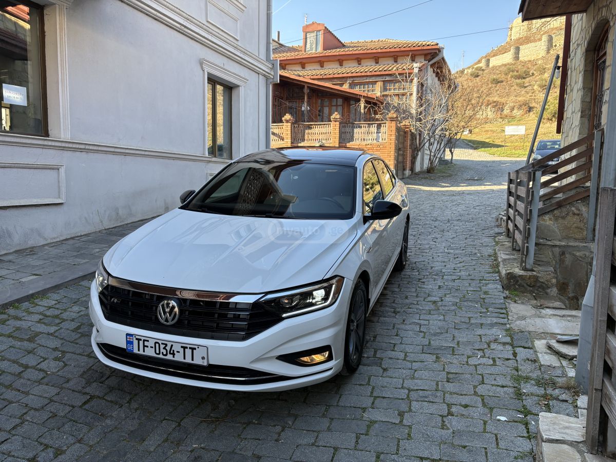 Volkswagen Jetta 2020 — photo 2