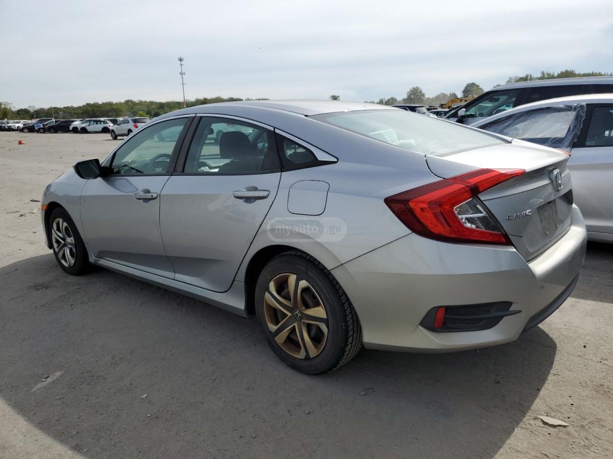 Honda Civic 2018 — photo 2