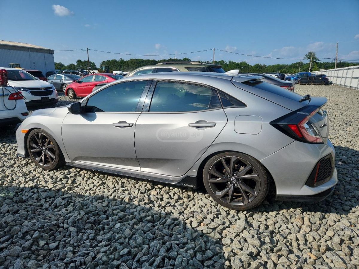 Honda Civic 2018 — photo 2