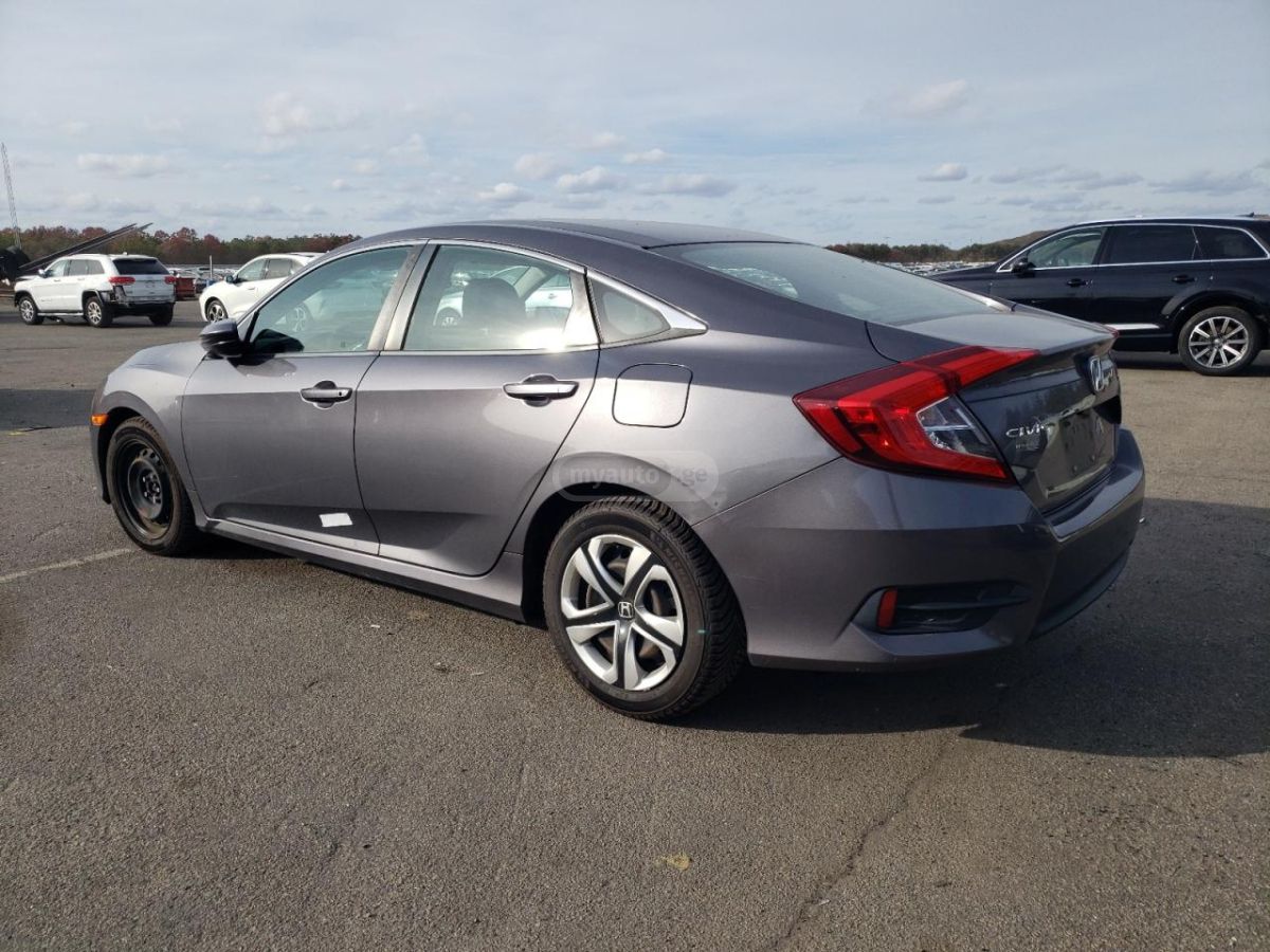 Honda Civic 2018 — photo 2