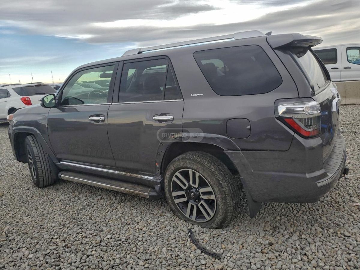 Toyota 4Runner 2015 — photo 2