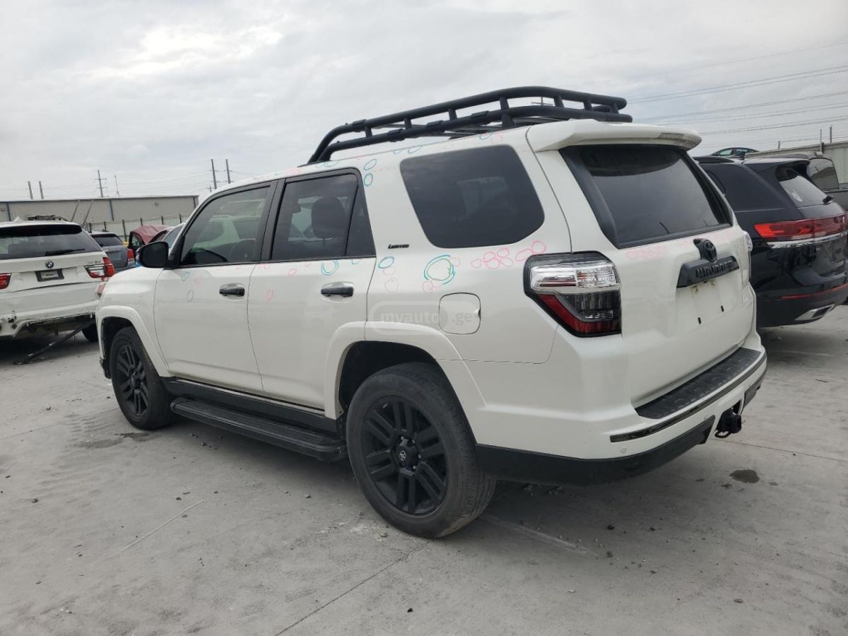 Toyota 4Runner 2020 — photo 2
