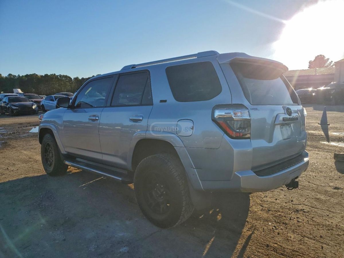 Toyota 4Runner 2016 — photo 2