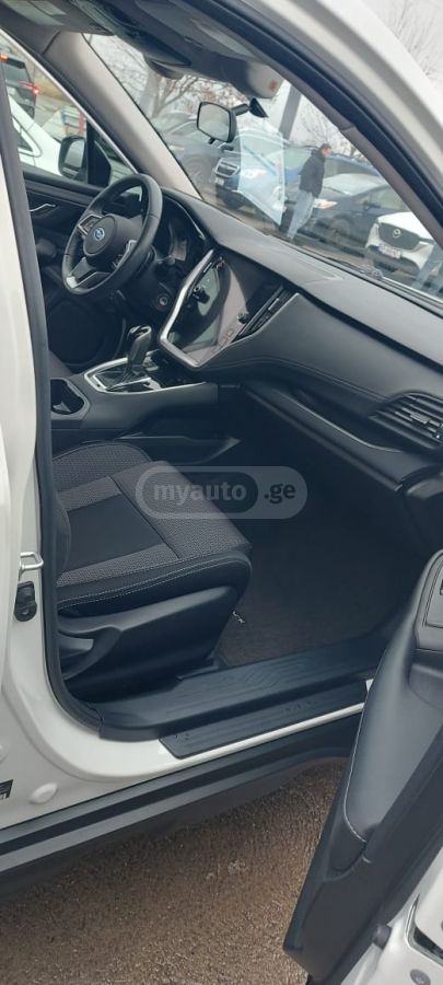 Subaru Outback 2021 — photo 2