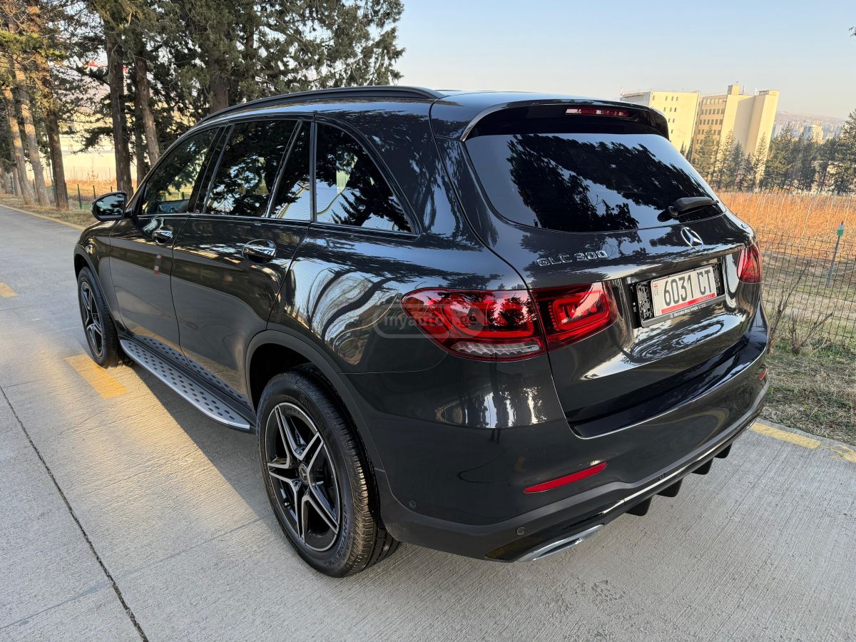 Mercedes-Benz GLC 300 2022 — photo 2