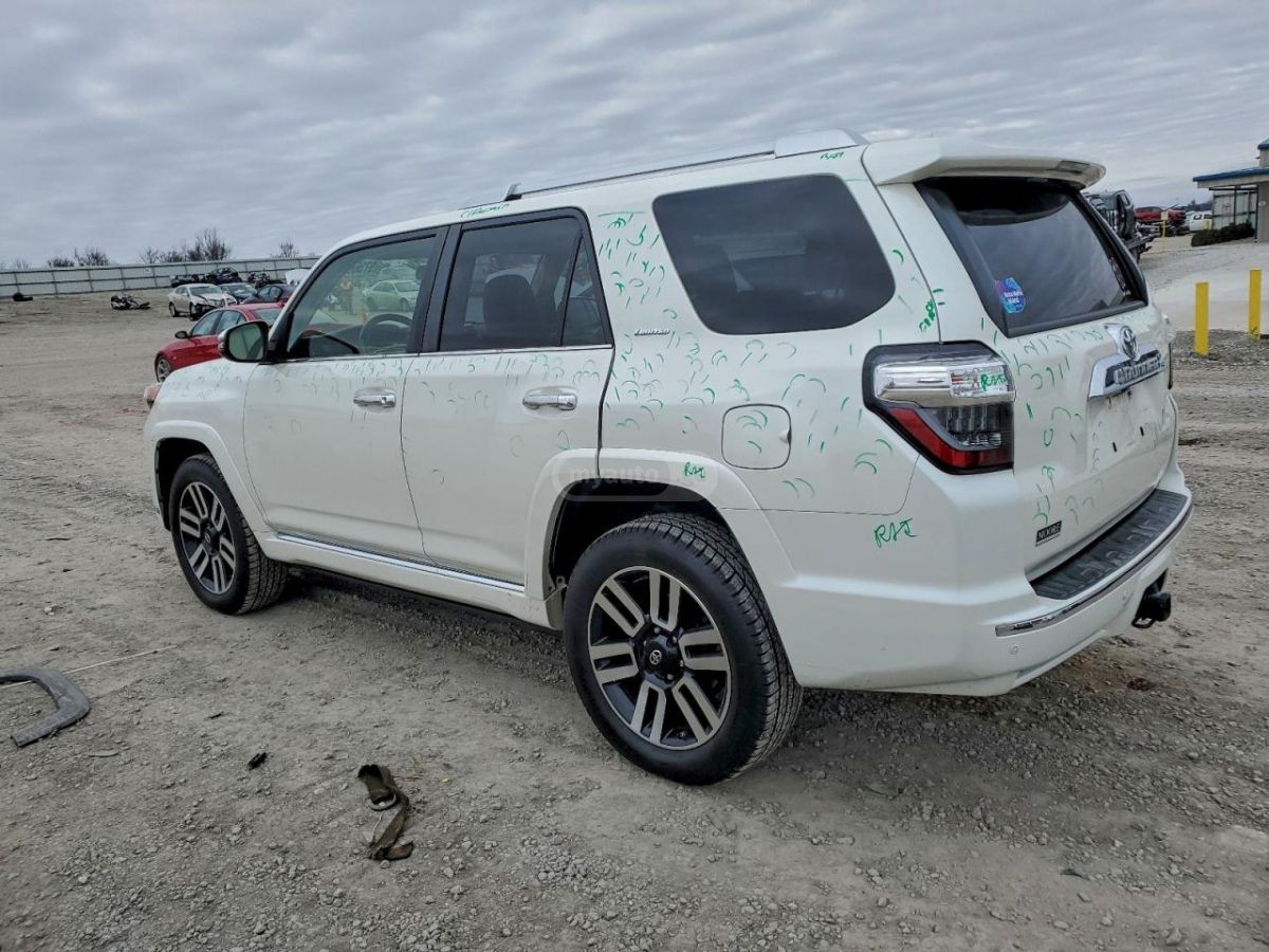 Toyota 4Runner 2016 — photo 2