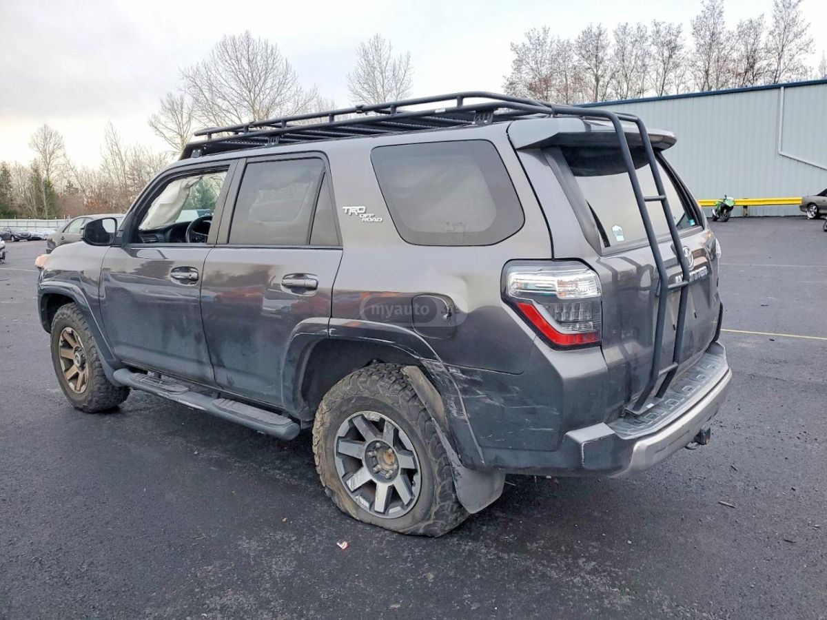 Toyota 4Runner 2017 — photo 2