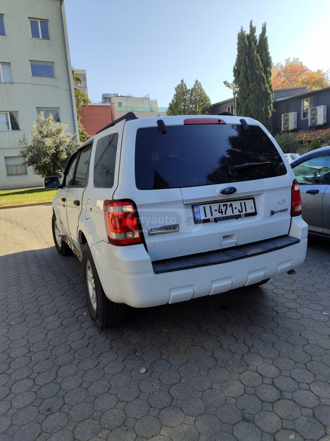Ford Escape 2010 — photo 2