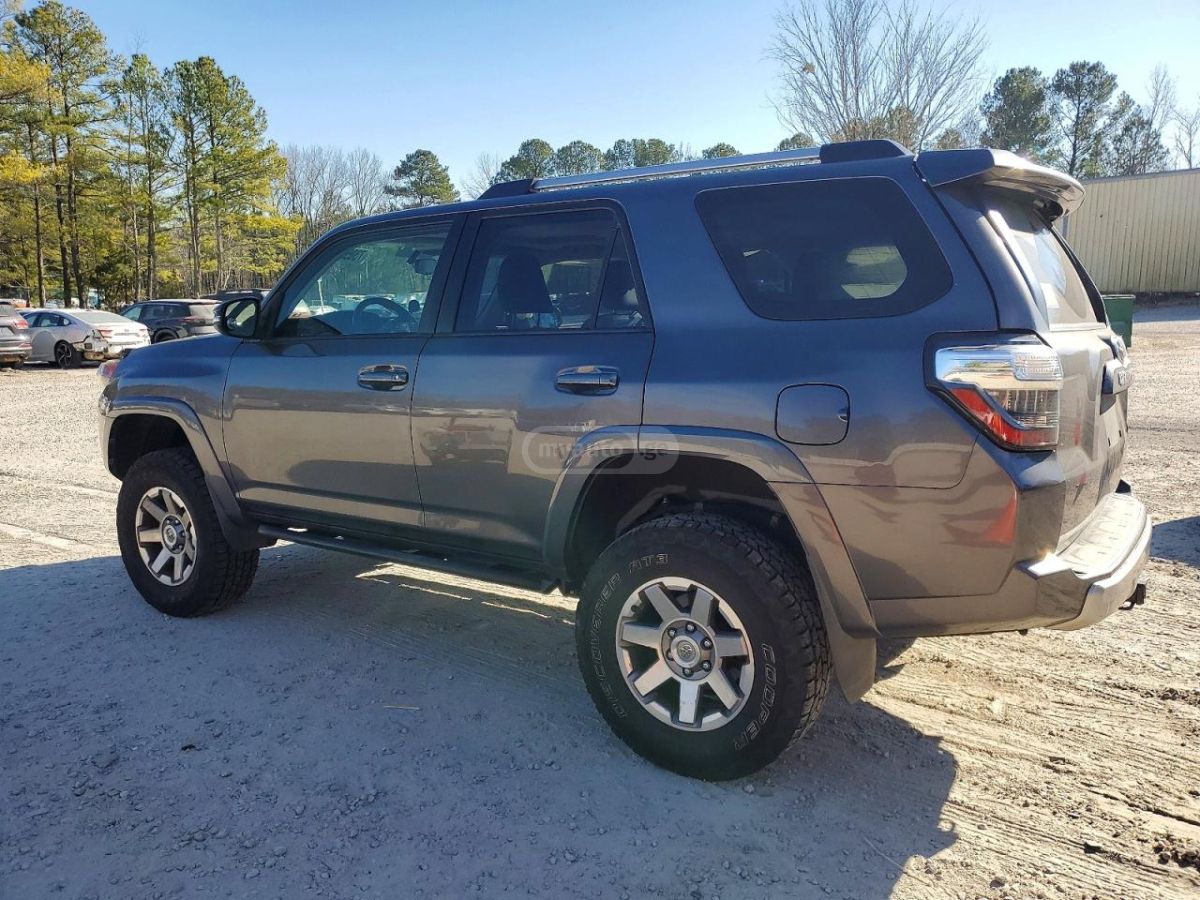 Toyota 4Runner 2014 — photo 2