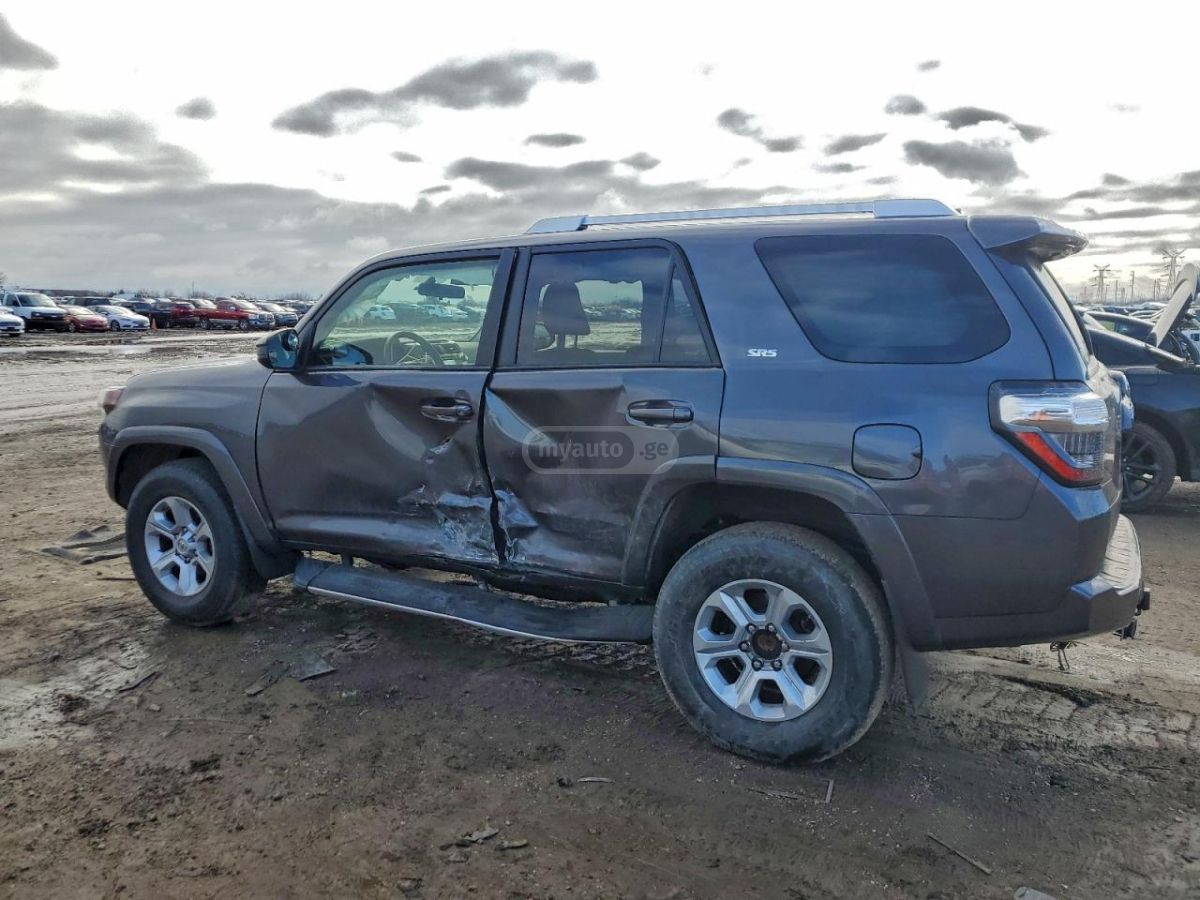 Toyota 4Runner 2018 — photo 2
