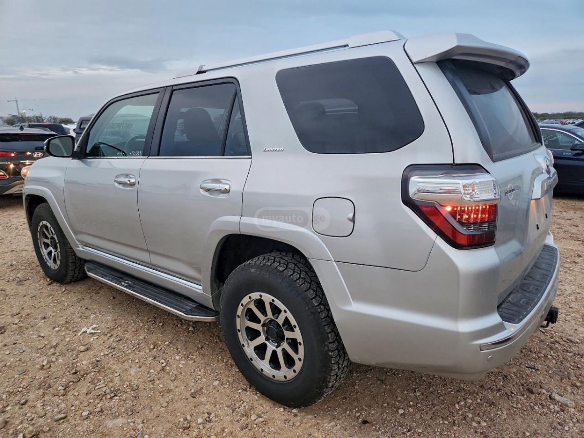 Toyota 4Runner 2017 — photo 2