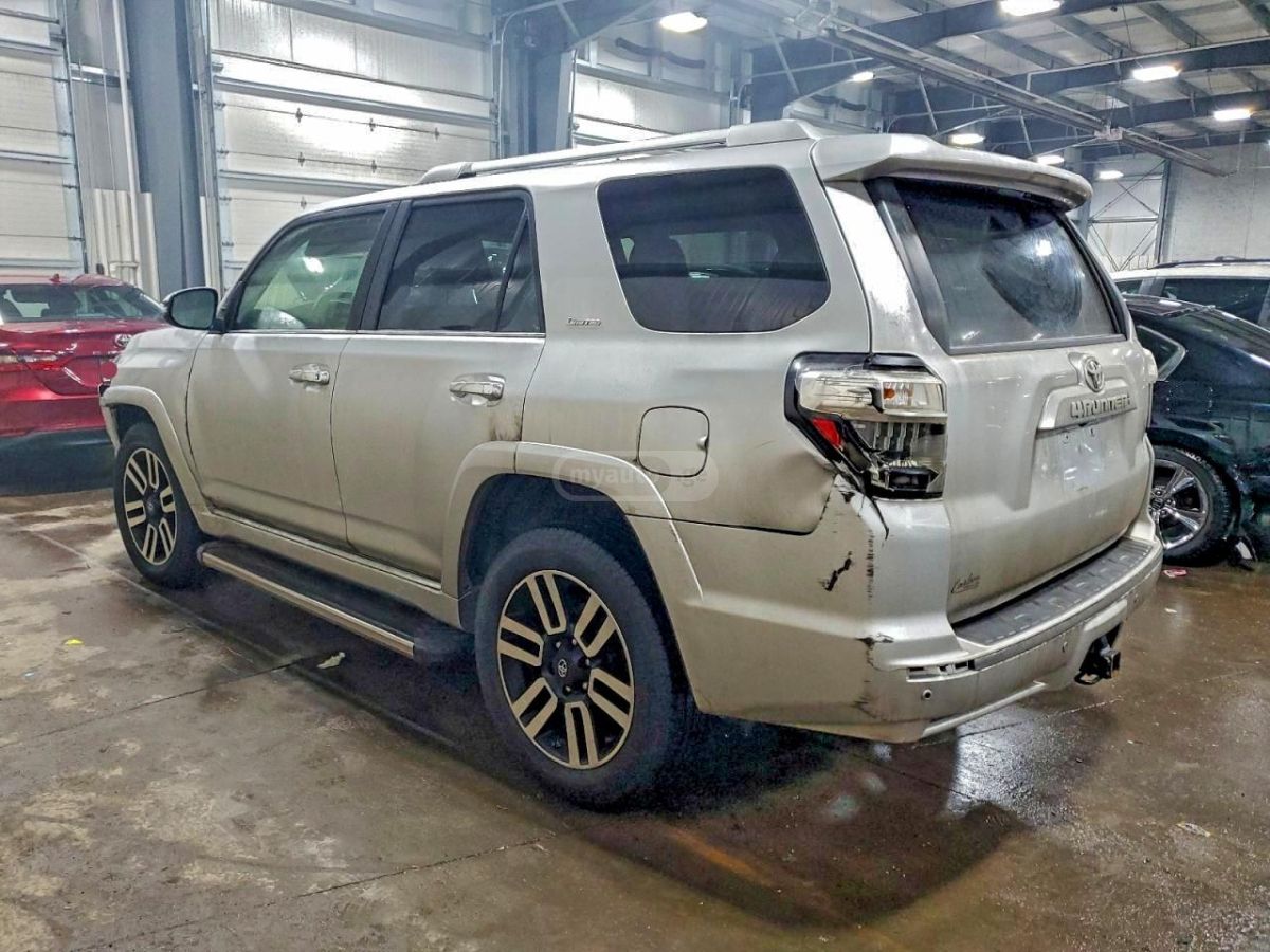 Toyota 4Runner 2015 — photo 2