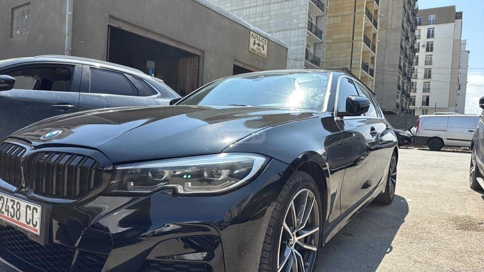 BMW 330 2021 — photo 2