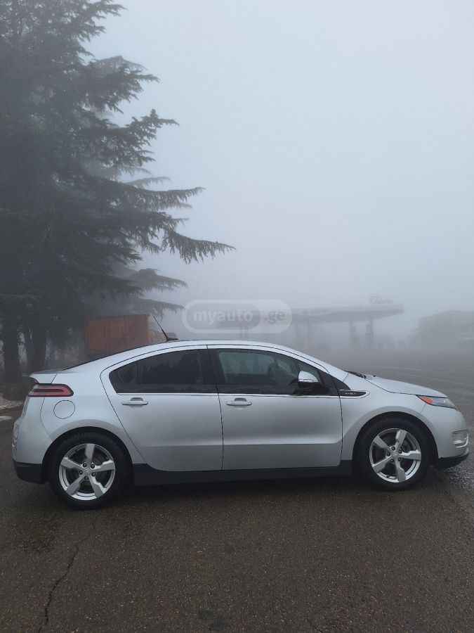 Chevrolet Volt 2011 — photo 2
